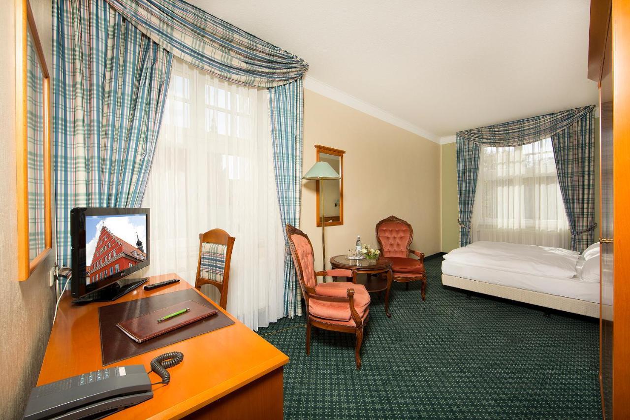 Hotel Kronprinz Грайфсвальд Экстерьер фото